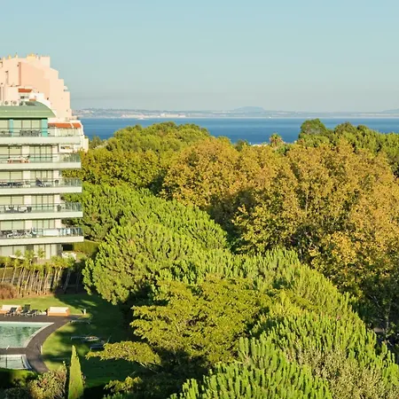 Exclusive Seaview Penthouse W Terrace, Pool, & Gym *