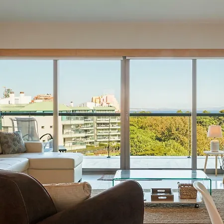 Exclusive Seaview Penthouse W Terrace, Pool, & Gym