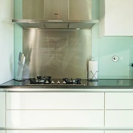 Exclusive Seaview Penthouse W Terrace, Pool, & Gym *