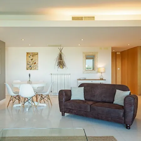 Exclusive Seaview Penthouse W Terrace, Pool, & Gym Διαμέρισμα *