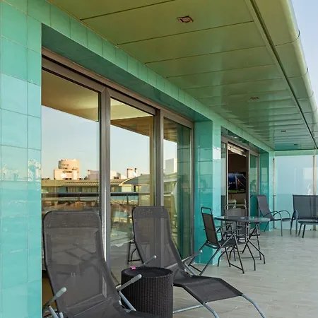 Διαμέρισμα Exclusive Seaview Penthouse W Terrace, Pool, & Gym Κασκαΐς