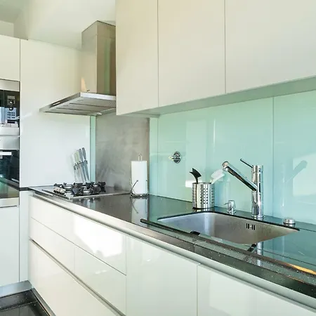 Διαμέρισμα Exclusive Seaview Penthouse W Terrace, Pool, & Gym
