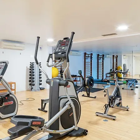 Exclusive Seaview Penthouse W Terrace, Pool, & Gym
