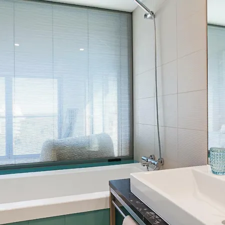Διαμέρισμα Exclusive Seaview Penthouse W Terrace, Pool, & Gym